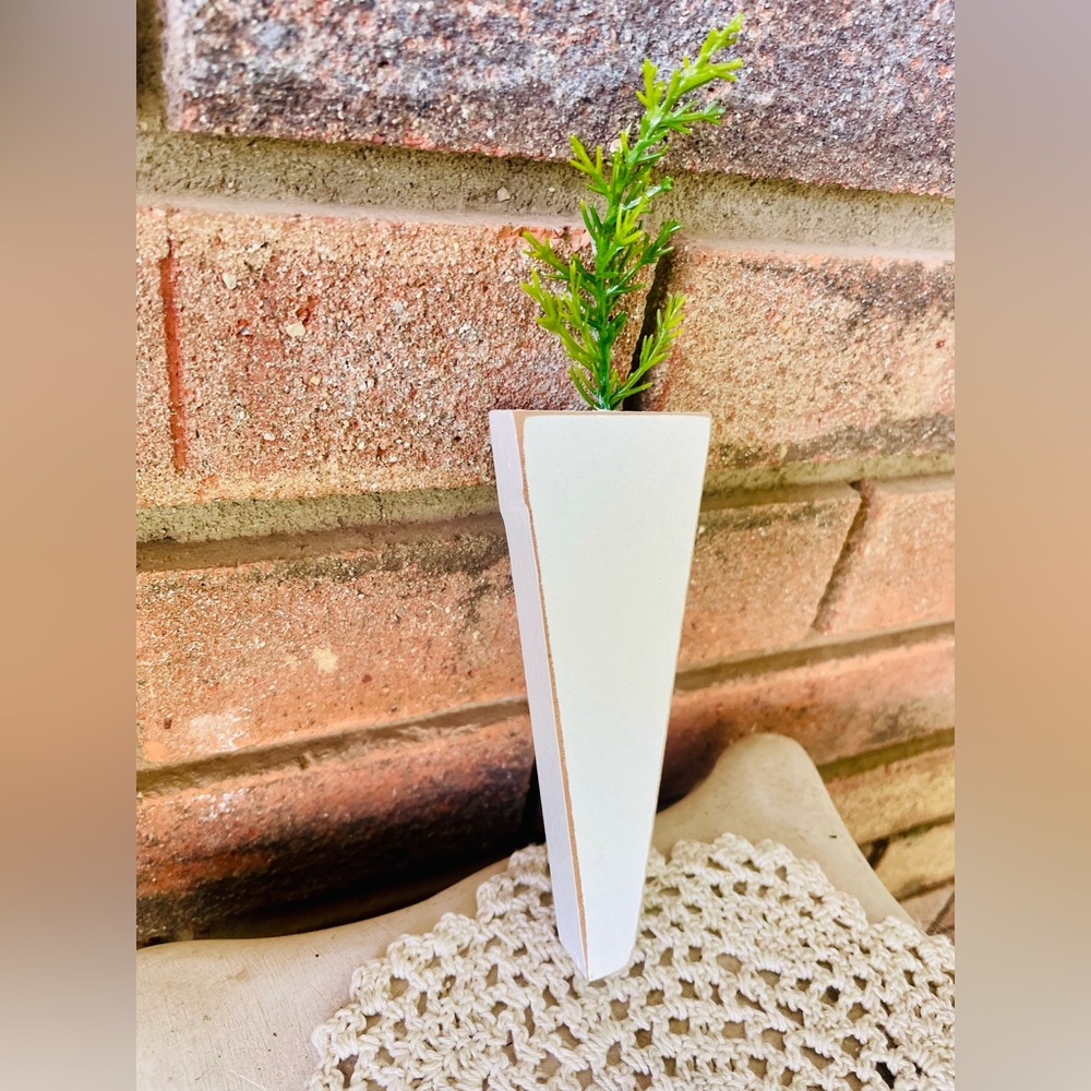 *White Wooden Deco Carrot - Picture 11 of 12